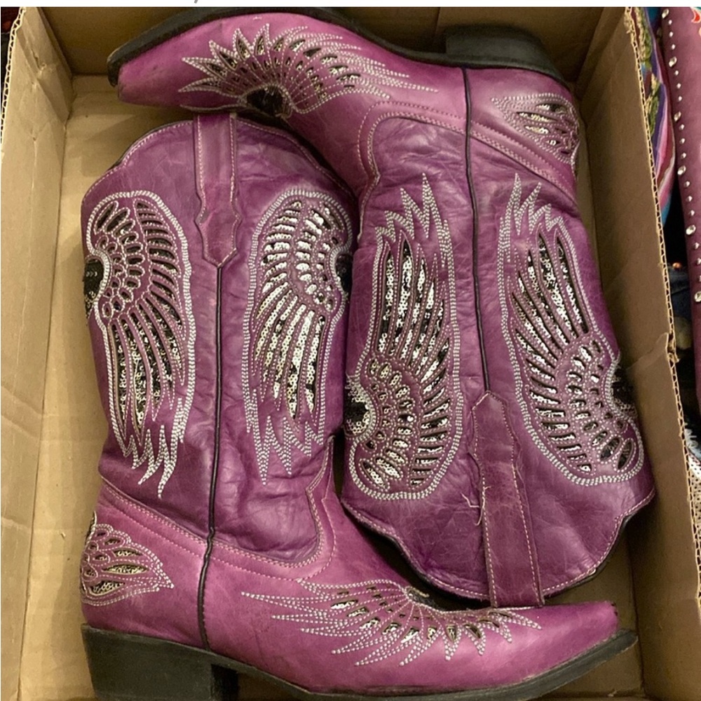 Amazing beautiful leather cowboy boots - light plum  with silver embellishment
